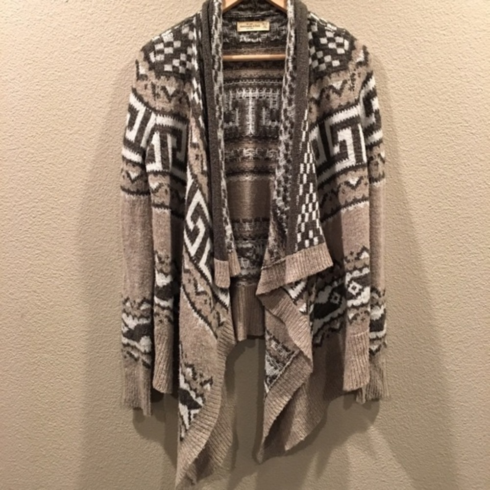 Abercrombie poncho sweater tan cardigan